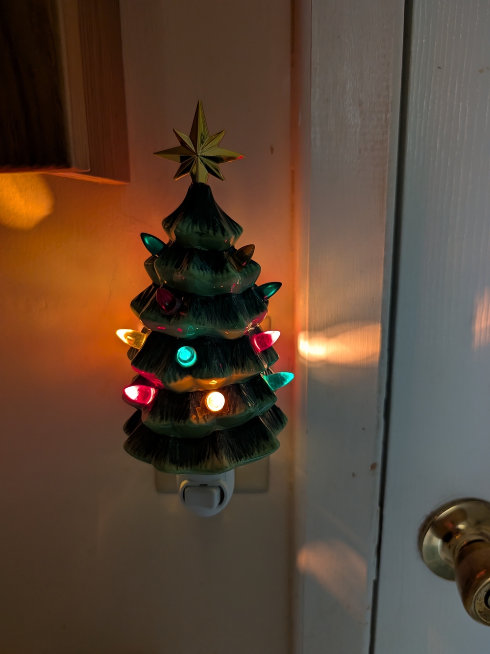 Scentsy Be Merry Plug In Wax Warmer